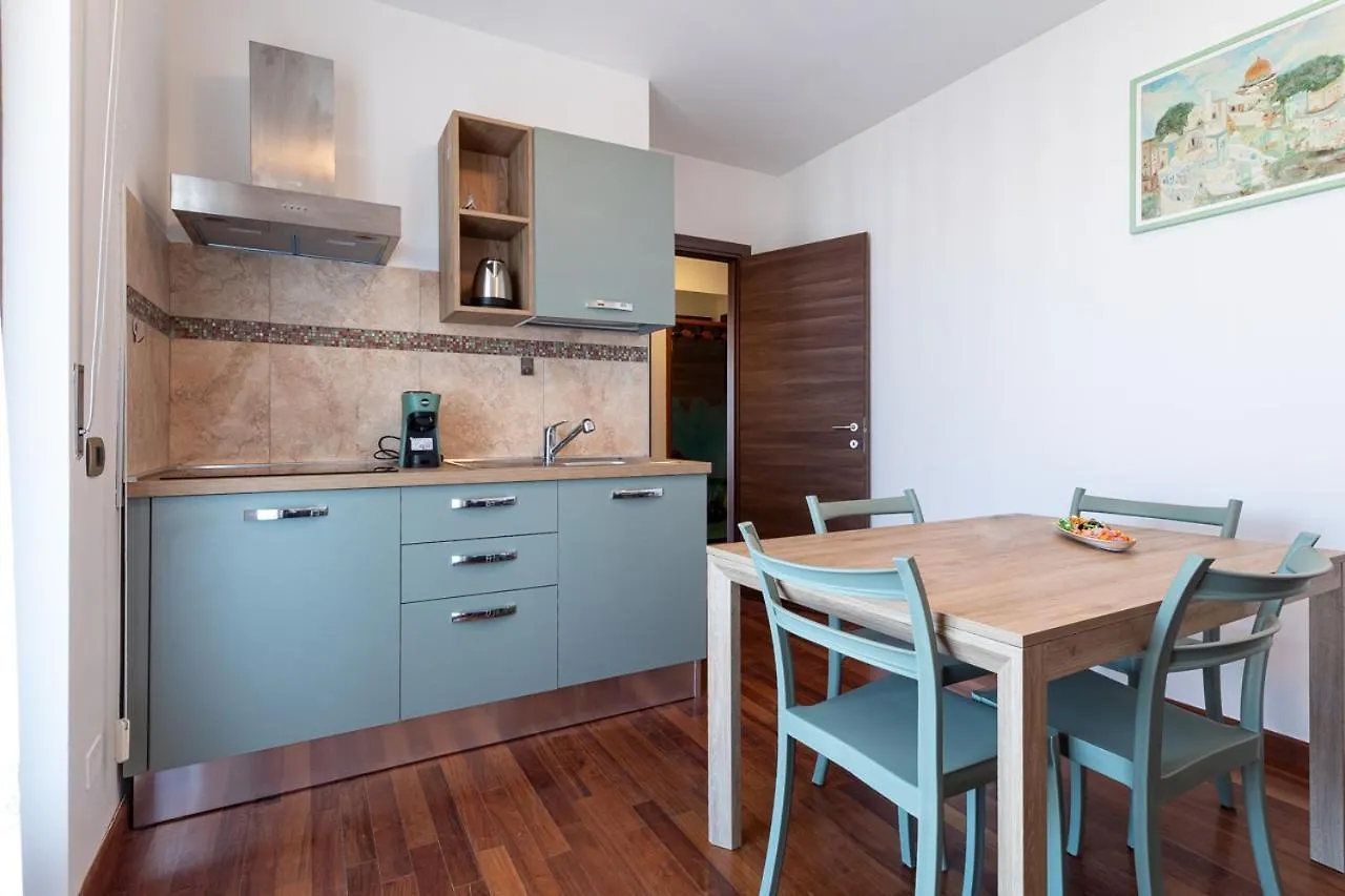 Skyline Verona 0*,  İtalya